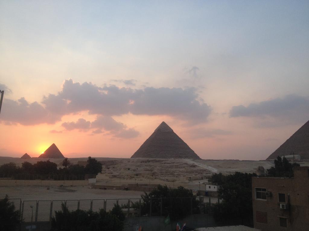 Pyramids Loft Homestay Kafret el-Gabal Eksteriør bilde