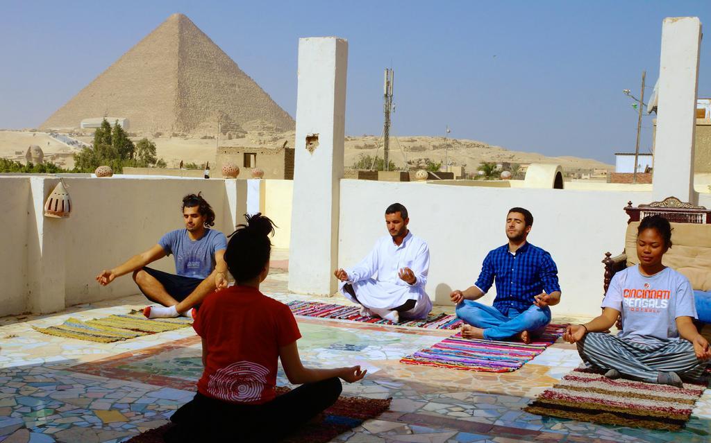 Pyramids Loft Homestay Kafret el-Gabal Eksteriør bilde