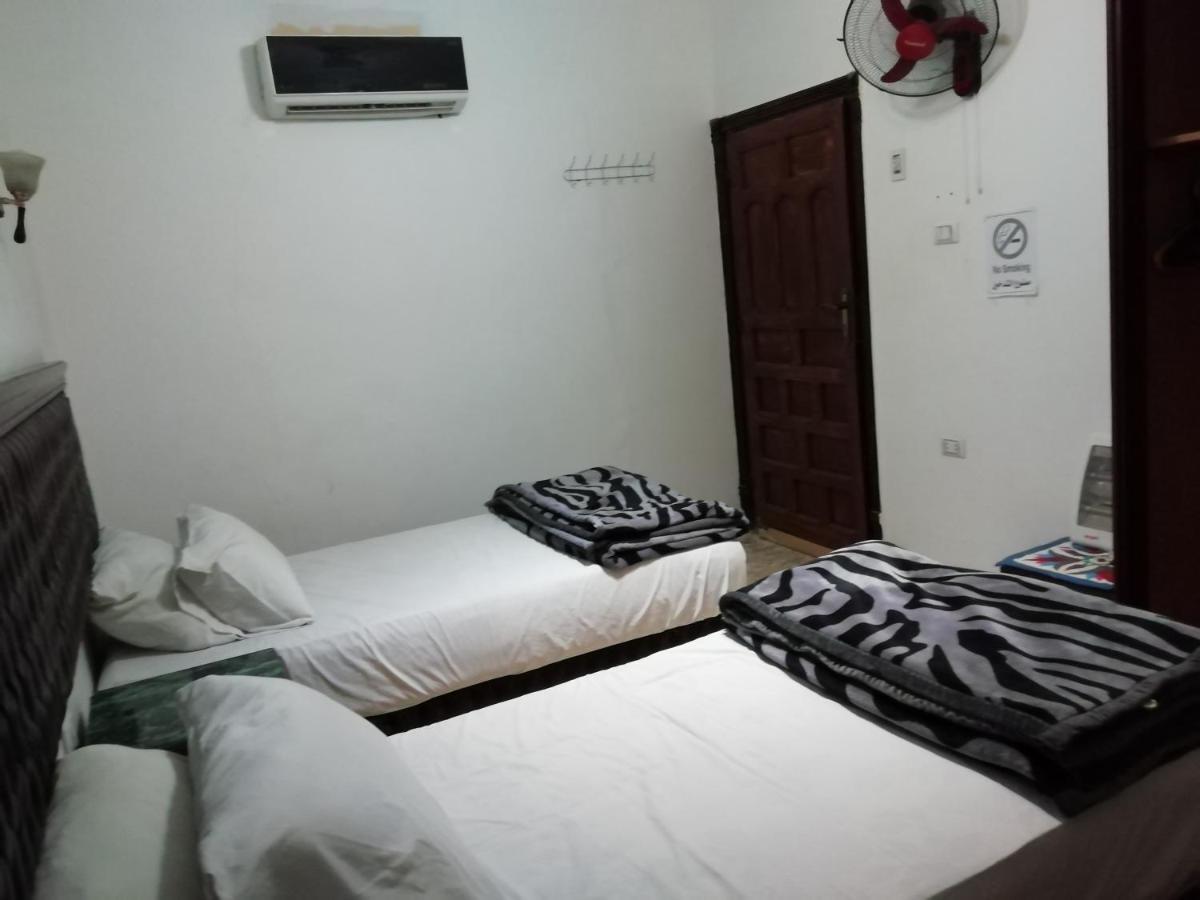 Pyramids Loft Homestay Kafret el-Gabal Eksteriør bilde